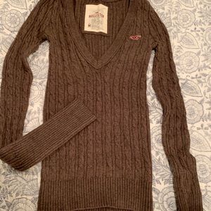 Hollister sweater brown v-neck cable knit size M